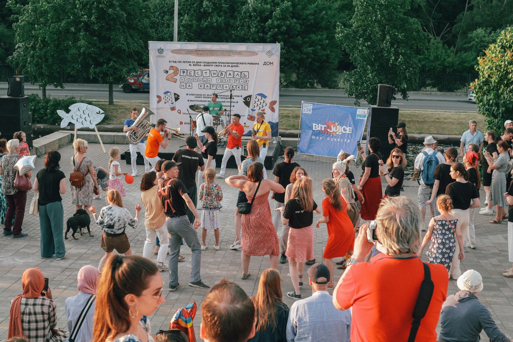 В Петербурге 9 июля пройдет Фестиваль уличных театров на Карповке |  Туристический бизнес Санкт-Петербурга