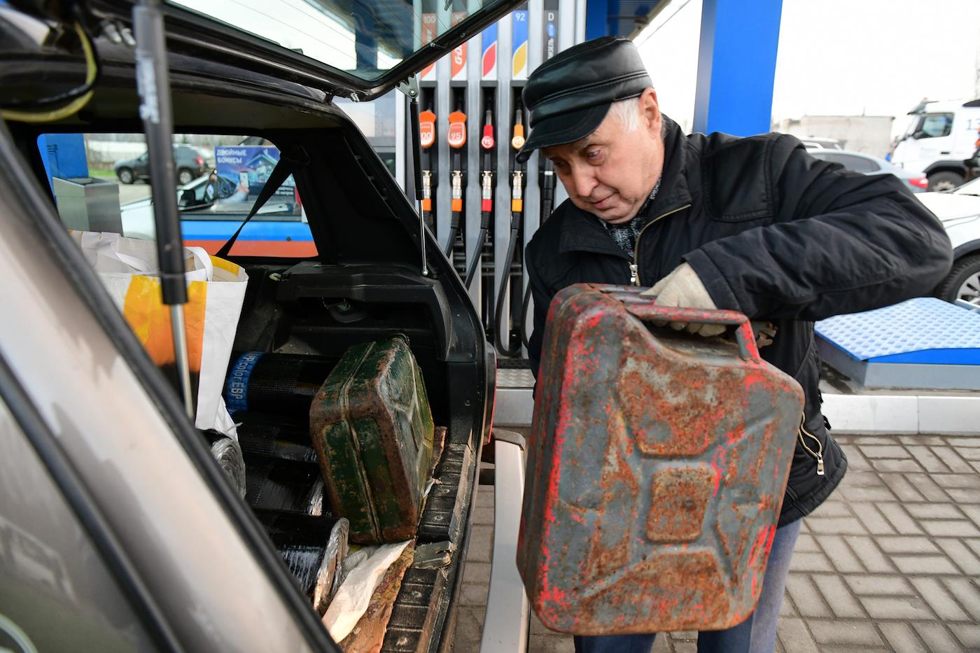 В Финляндию не пускают автомобилистов с дополнительной канистрой с бензином  | Туристический бизнес Санкт-Петербурга