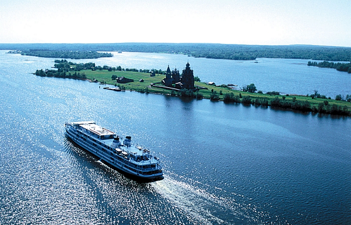 Немецкая компания Nicko Cruises не вынесла санкций против России